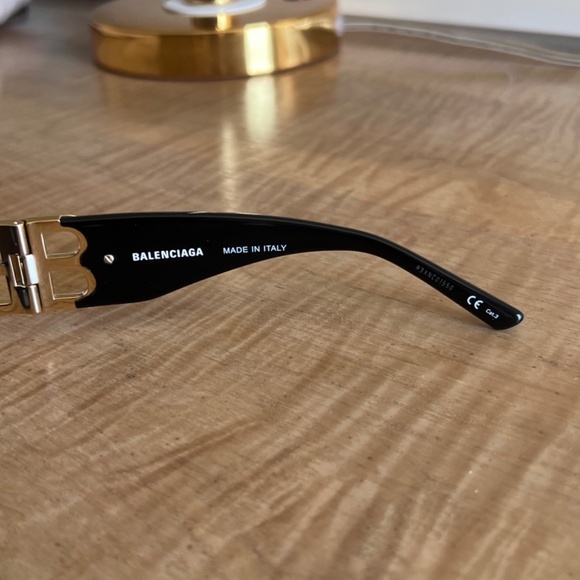 BALENCIAGA Sunglasses - Picture 5 of 9